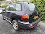 Hyundai Santa Fe 2.0i-16V Dynamic Motion | Autom. Airco | Cruise Control | Elekt. Ramen | Trekhaak | 2000 kg Trekgewicht! | LMV | APK tot 05-10-2026!