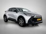 Toyota C-HR / C-HR+ 2.0 Plug-in Hybrid 220 Dynamic | BTW | Dealeronderhouden | Stuur+stoelverwarming | Dodehoek detectie | Parkeersensoren voor+achter | Navigatie | Apple CarPlay/Android Auto | Achteruitrijcamera |