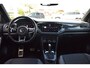 Volkswagen T-Roc 1.5 TSI 150PK DSG-7 R-Line | TREKHAAK | NAVIGATIE | CAMERA | 18 INCH | ELEKTR. A. KLEP | LED | ADAPT. CRUISE