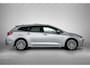 Toyota Corolla Touring Sports 2.0 Hybrid Executive Limited + | Elektrisch glazen panorama-dak  | Onderweg-naar-dealer
