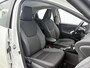 Toyota Yaris 1.5 Hybrid Dynamic + | Dealeronderhouden | Dodehoek detectie | Stoelverwarming | Parkeersensoren voor+achter | Keyless Entry/Start | Climate Control | Cruise Control Adaptive | Achteruitrijcamera | SL 120