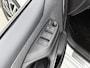 Toyota Yaris 1.5 Hybrid Dynamic + | Dealeronderhouden | Dodehoek detectie | Stoelverwarming | Parkeersensoren voor+achter | Keyless Entry/Start | Climate Control | Cruise Control Adaptive | Achteruitrijcamera | SL 120