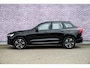 Volvo XC60 2.0 T6 Plug-in hybrid AWD Plus Dark | Facelift | Head-Up | Panoramadak | Trekhaak | 360 Camera | All-Season Banden | Google | Stoel en Stuurverwarming |