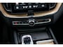 Volvo XC60 2.0 T6 Plug-in hybrid AWD Plus Dark | Facelift | Head-Up | Panoramadak | Trekhaak | 360 Camera | All-Season Banden | Google | Stoel en Stuurverwarming |