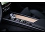 Volvo XC60 2.0 T6 Plug-in hybrid AWD Plus Dark | Facelift | Head-Up | Panoramadak | Trekhaak | 360 Camera | All-Season Banden | Google | Stoel en Stuurverwarming |