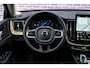 Volvo XC60 2.0 T6 Plug-in hybrid AWD Plus Dark | Facelift | Head-Up | Panoramadak | Trekhaak | 360 Camera | All-Season Banden | Google | Stoel en Stuurverwarming |