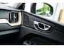 Volvo XC60 2.0 T6 Plug-in hybrid AWD Plus Dark | Facelift | Head-Up | Panoramadak | Trekhaak | 360 Camera | All-Season Banden | Google | Stoel en Stuurverwarming |