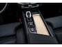 Volvo XC60 2.0 T6 Plug-in hybrid AWD Plus Dark | Facelift | Head-Up | Panoramadak | Trekhaak | 360 Camera | All-Season Banden | Google | Stoel en Stuurverwarming |