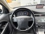 Volvo V70 2.0i Momentum 145 PK. Zeer goed onderhouden en onverwoestbare auto !!! Rijdt ook helemaal nieuw !!