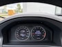 Volvo V70 2.0i Momentum 145 PK. Zeer goed onderhouden en onverwoestbare auto !!! Rijdt ook helemaal nieuw !!