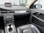 Volvo V70 2.0i Momentum 145 PK. Zeer goed onderhouden en onverwoestbare auto !!! Rijdt ook helemaal nieuw !!