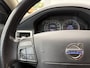 Volvo V70 2.0i Momentum 145 PK. Zeer goed onderhouden en onverwoestbare auto !!! Rijdt ook helemaal nieuw !!