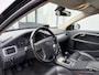 Volvo V70 2.0i Momentum 145 PK. Zeer goed onderhouden en onverwoestbare auto !!! Rijdt ook helemaal nieuw !!