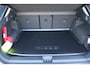Volkswagen T-Roc Life First Edition 150PK | 'App-Connect' draadloze smartphone integratie | Achteruitrijcamera (Rear View) | Automatische afstandsregeling (Adaptive Cruise Control)
