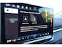 Volkswagen T-Roc Life First Edition 150PK | 'App-Connect' draadloze smartphone integratie | Achteruitrijcamera (Rear View) | Automatische afstandsregeling (Adaptive Cruise Control)