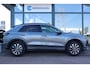 Volkswagen T-Roc Life First Edition 150PK | 'App-Connect' draadloze smartphone integratie | Achteruitrijcamera (Rear View) | Automatische afstandsregeling (Adaptive Cruise Control)