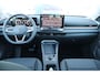 Volkswagen T-Roc Life First Edition 150PK | 'App-Connect' draadloze smartphone integratie | Achteruitrijcamera (Rear View) | Automatische afstandsregeling (Adaptive Cruise Control)