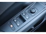 Volkswagen T-Roc Life First Edition 150PK | 'App-Connect' draadloze smartphone integratie | Achteruitrijcamera (Rear View) | Automatische afstandsregeling (Adaptive Cruise Control)