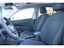 Volkswagen T-Roc Life First Edition 150PK | 'App-Connect' draadloze smartphone integratie | Achteruitrijcamera (Rear View) | Automatische afstandsregeling (Adaptive Cruise Control)