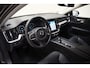 Volvo V60 2.0 B3 Momentum Advantage Aut. [ Trekhaak Leder Stoel / stuurverwarming Clima Navi Apple/Android Cruise ]