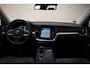 Volvo V60 2.0 B3 Momentum Advantage Aut. [ Trekhaak Leder Stoel / stuurverwarming Clima Navi Apple/Android Cruise ]