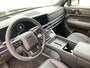 Hyundai Santa Fe 1.6 T-GDI PHEV Black Line 4WD 7p | Leder | Full options! | Navi | Stoel- stuurverwarming | Auto komt 26-8 terug |