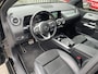 Mercedes-Benz B-klasse 250 e Business Solution AMG Limited Night Pakket 18''/Sfeerverlichting/DAB/PDC v+a/Stoelverwarming/Climate/Apple Carplay & Android Auto
