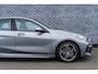 BMW 1-Serie 118i Business Edition | M-Sport | Trekhaak | Lichtmetalen Velgen 18 inch | Achteruitrijcamera | Parkeersensoren | BMW Live Cockpit Professional | Sportstoelen | Sportonderstel