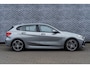 BMW 1-Serie 118i Business Edition | M-Sport | Trekhaak | Lichtmetalen Velgen 18 inch | Achteruitrijcamera | Parkeersensoren | BMW Live Cockpit Professional | Sportstoelen | Sportonderstel