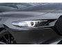 Mazda 3 2.0 e-SkyActiv-X M Hybrid 180 Luxury | 360 Graden Camera | Lederen Bekleding | Keyless Entry | Cruise Control Adaptief | Head-up Display | Parkeersensoren | Navigatie | Apple Carplay | Android Auto | Stoelverwarming