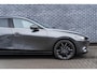 Mazda 3 2.0 e-SkyActiv-X M Hybrid 180 Luxury | 360 Graden Camera | Lederen Bekleding | Keyless Entry | Cruise Control Adaptief | Head-up Display | Parkeersensoren | Navigatie | Apple Carplay | Android Auto | Stoelverwarming