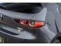 Mazda 3 2.0 e-SkyActiv-X M Hybrid 180 Luxury | 360 Graden Camera | Lederen Bekleding | Keyless Entry | Cruise Control Adaptief | Head-up Display | Parkeersensoren | Navigatie | Apple Carplay | Android Auto | Stoelverwarming