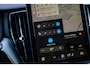 Volvo XC60 2.0 T6 Plug-in hybrid AWD Ultra Black Edition | Harman Kardon Audio | Head-up Display | 360 Graden Camera | Panoramadak | Lichtmetalen Velgen 21 inch | Elektrisch Verstelbare Voorstoelen | Keyless Entry | BLIS