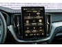 Volvo XC60 2.0 T6 Plug-in hybrid AWD Ultra Black Edition | Harman Kardon Audio | Head-up Display | 360 Graden Camera | Panoramadak | Lichtmetalen Velgen 21 inch | Elektrisch Verstelbare Voorstoelen | Keyless Entry | BLIS