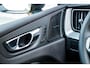 Volvo XC60 2.0 T6 Plug-in hybrid AWD Ultra Black Edition | Harman Kardon Audio | Head-up Display | 360 Graden Camera | Panoramadak | Lichtmetalen Velgen 21 inch | Elektrisch Verstelbare Voorstoelen | Keyless Entry | BLIS