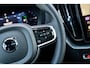 Volvo XC60 2.0 T6 Plug-in hybrid AWD Ultra Black Edition | Harman Kardon Audio | Head-up Display | 360 Graden Camera | Panoramadak | Lichtmetalen Velgen 21 inch | Elektrisch Verstelbare Voorstoelen | Keyless Entry | BLIS