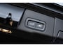 Volvo XC60 2.0 T6 Plug-in hybrid AWD Ultra Black Edition | Harman Kardon Audio | Head-up Display | 360 Graden Camera | Panoramadak | Lichtmetalen Velgen 21 inch | Elektrisch Verstelbare Voorstoelen | Keyless Entry | BLIS