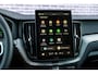 Volvo XC60 2.0 T6 Plug-in hybrid AWD Ultra Black Edition | Harman Kardon Audio | Head-up Display | 360 Graden Camera | Panoramadak | Lichtmetalen Velgen 21 inch | Elektrisch Verstelbare Voorstoelen | Keyless Entry | BLIS
