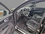 Volvo XC40 Plug-in Hybrid T4 Plus Dark | Nieuw model | Achteruitrijcamera | Keyless Entry | Elektrische Achterklep | Harman Kardon Audio | Navigatie | Apple Carplay | Android Auto | Lichtmetalen Velgen 19 inch | Stoel- en stuurverwarming |