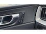 Volvo XC60 T6 Plug-in hybrid AWD Plus Dark | Trekhaak | Stoel- en Stuurwielverwarming | Adaptieve Cruise Control | 360 Camera | Google | Climate Control | Carplay | Panoramadak | Elektr. Verstelbare Bestuurdersstoel incl. Memory | Keyless |