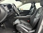 Volvo XC60 T6 Plug-in hybrid AWD Plus Dark | Trekhaak | Stoel- en Stuurwielverwarming | Adaptieve Cruise Control | 360 Camera | Google | Climate Control | Carplay | Panoramadak | Elektr. Verstelbare Bestuurdersstoel incl. Memory | Keyless |