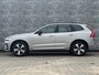 Volvo XC60 T6 Plug-in hybrid AWD Plus Dark | Trekhaak | Stoel- en Stuurwielverwarming | Adaptieve Cruise Control | 360 Camera | Google | Climate Control | Carplay | Panoramadak | Elektr. Verstelbare Bestuurdersstoel incl. Memory | Keyless |