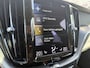 Volvo XC60 2.0 B5 Momentum Exclusive | Trekhaak | Head-up Display | 360 Graden Camera | Panoramadak | Harman Kardon Audio | Navigatie | Apple Carplay | Android Auto | BLIS | Cruise Control Adaptief