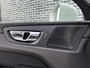 Volvo XC60 2.0 B5 Momentum Exclusive | Trekhaak | Head-up Display | 360 Graden Camera | Panoramadak | Harman Kardon Audio | Navigatie | Apple Carplay | Android Auto | BLIS | Cruise Control Adaptief