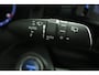 Toyota Yaris Cross 1.5 Hybrid Dynamic | Stoel- en Stuurwielverwarming | Camera | Hoge Instap | Adaptieve Cruise Control | 10 Jaar Garantie! |