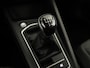 Volkswagen Golf 1.0 TSI Life 110 pk | Navigatie | Parkeersensoren | Adaptieve cruise control | LED koplampen | Apple Carplay/Android Auto |