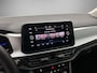 Volkswagen T-Roc Life Edition 1.5 TSI 150pk DSG Automaat Adaptive cruise control, Achteruitrijcamera, LED koplampen, App connect, Parkeersensoren, Airco, DAB, Radio