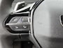 Peugeot 2008 SUV Allure Hybrid 145pk Automaat | Navigatie | Camera v+a | Climate Control | Adaptieve Cruise Control | Parkeersensoren v+a | Keyless | Dodehoeksensor | Draadloze Apple Carplay / Android Auto + telefoonlader | Digitaal instrumentenpaneel | DAB+ radio | Led koplampen | Donker getint glas | 17" lichtmetalen velgen |