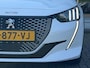 Peugeot e-208 EV 50kWh 136pk GT I SOH 99% I Panoramadak | Stoelverwarming | Navigatie | Apple CarPlay | Android Auto | Climate Control | Camera | parkeersensoren |