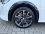 Peugeot e-208 EV 50kWh 136pk GT I SOH 99% I Panoramadak | Stoelverwarming | Navigatie | Apple CarPlay | Android Auto | Climate Control | Camera | parkeersensoren |